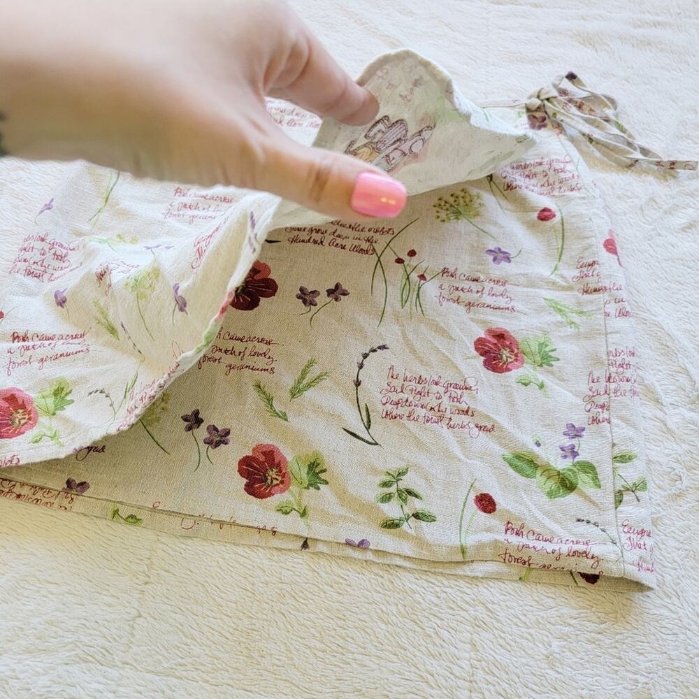 Disney Cream Floral Winnie the Pooh Tie-Waist Mini Skirt - Picture 2 of 4